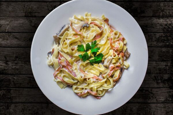 Tallarines a la carbonara